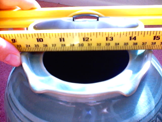 piece pictured above must be over 4 inches in diameter or it will
fall in this hole