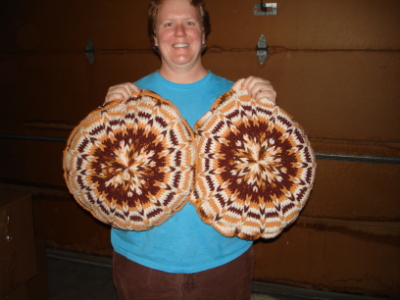 2 crochet pillows
