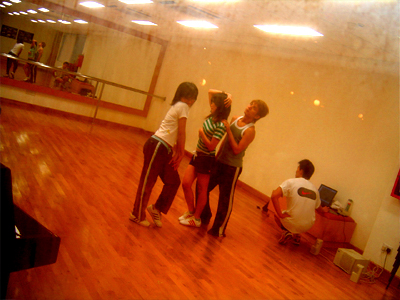 Is it me or are dancers a weird lot?:P. Dennis, Shiling and Sze, love you guys!