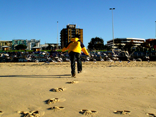 TTL trying to catch us some dinner, lol. Bondi Beach rox..