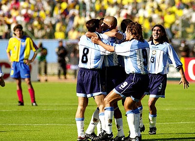 Argentina celebrates from a goal by Juan Veron