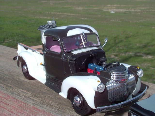 Custom UPS brown with lots of chrome and flash.