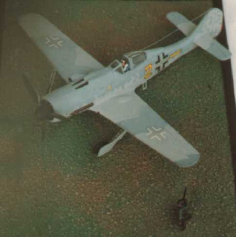 Focke Wulf Fw 190 D9 ITALERI Kit (14.8 kb)