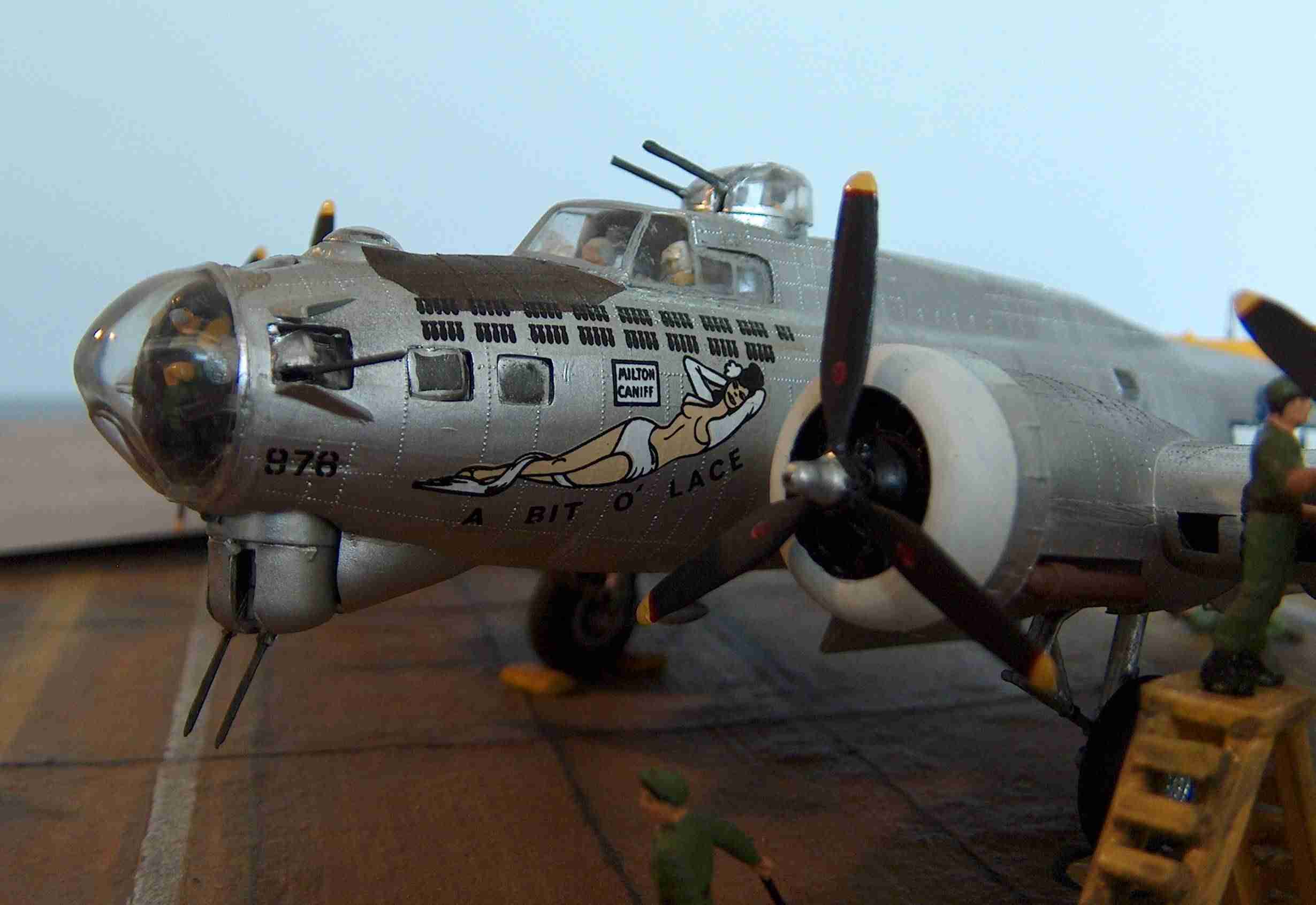 B 17G "A BIT O' LACE" ( 86,575 bytes )