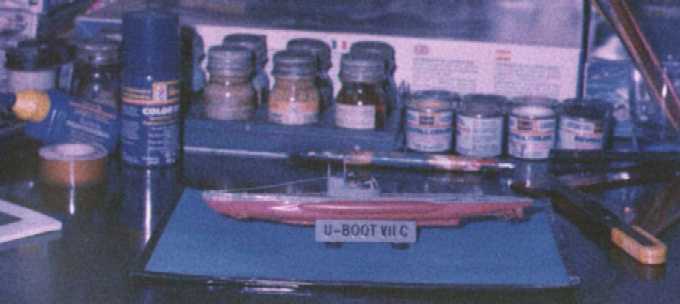 U-995 at work bench ( 18.7 kb)