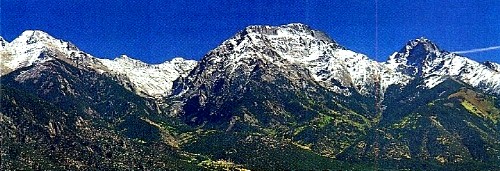 mountains.JPG (52066 bytes)