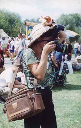 Lyalya makes a report of the Fair in Sorochyntzi, surely the photo was not taken by Lyalya herself!