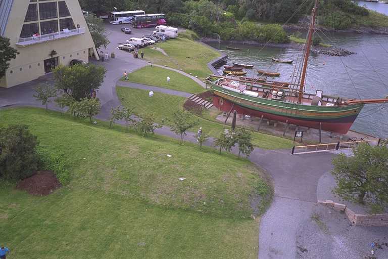 {short description of image}