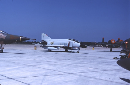 https://www.angelfire.com/dc/jinxx1/Phantoms/F-4C_63-7537__93rd_TFS___Gulfport__May_83__2a.jpg