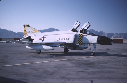 https://www.angelfire.com/dc/jinxx1/Phantoms/F-4C_63-7618__171st_FIS___ELP__Dec_81__1a.jpg