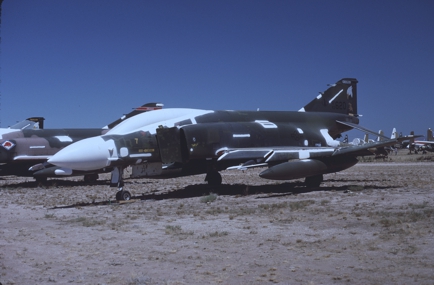 https://www.angelfire.com/dc/jinxx1/Phantoms/F-4C_63-7620__114th_FITS___AMARC__Apr_87__1a.jpg