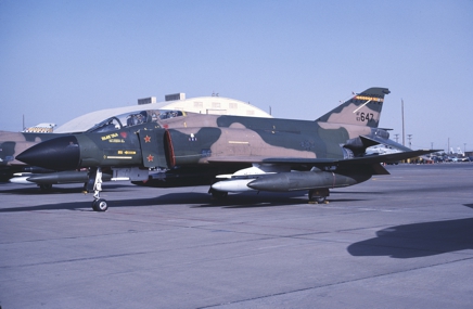 https://www.angelfire.com/dc/jinxx1/Phantoms/F-4C_63-7647__199th_FIS___Holloman__Apr_84__1a.jpg