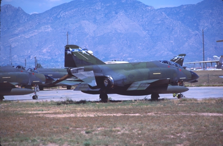 https://www.angelfire.com/dc/jinxx1/Phantoms/F-4C_63-7711__196th_TFS___AMARC___Apr_87__1a.jpg