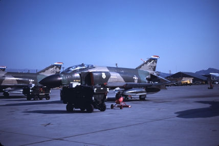 https://www.angelfire.com/dc/jinxx1/Phantoms/F-4C_64-0757_113th_TFS___Nellis__Aug_81__1a.jpg