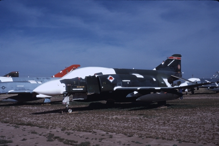 https://www.angelfire.com/dc/jinxx1/Phantoms/F-4C_64-0761__184th_TFS___AMARC__Apr_87__1a.jpg