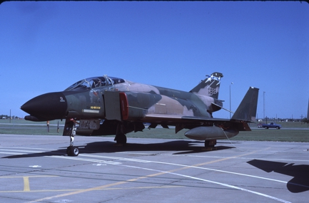 https://www.angelfire.com/dc/jinxx1/Phantoms/F-4C_64-0889__194th_TFS___Sheppard__May_86__1a.jpg