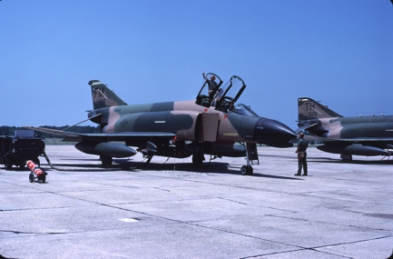https://www.angelfire.com/dc/jinxx1/Phantoms/F-4C_64-0922__93rd_TFS___Gulfport__May_83___1a.jpg
