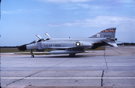 https://www.angelfire.com/dc/jinxx1/Phantoms/F-4D_64-0975__178th_FIS___Tyndall__Nov_82___1a.jpg