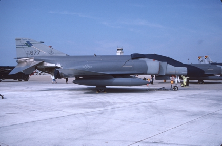 https://www.angelfire.com/dc/jinxx1/Phantoms/F-4D_65-0677__136th_FIS___Tyndall__Nov_84___1a.jpg