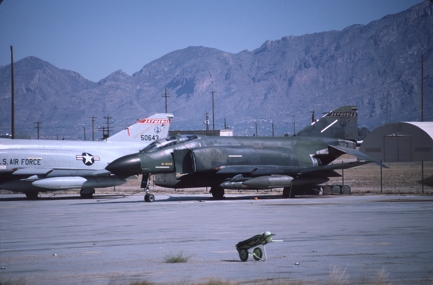 https://www.angelfire.com/dc/jinxx1/Phantoms/F-4D_65-0701__127th_TFTS___AMARC__Oct_87___1a.jpg