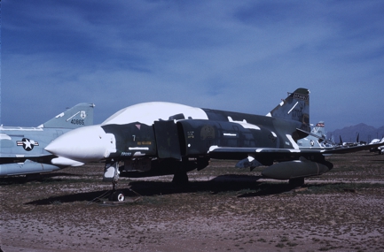 https://www.angelfire.com/dc/jinxx1/Phantoms/F-4D_65-0703__127th_TFTS___AMARC__Sep_89___1a.jpg