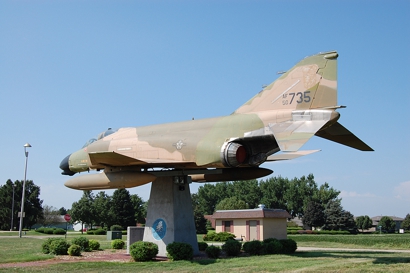 https://www.angelfire.com/dc/jinxx1/Phantoms/F-4D_65-0735__Hastings_NE__Aug_2007___10a.jpg