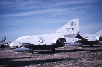 https://www.angelfire.com/dc/jinxx1/Phantoms/F-4D_65-0760__194th_FIS___AMARC__Sep_89___1a.jpg