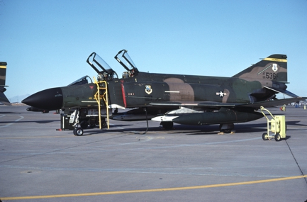 https://www.angelfire.com/dc/jinxx1/Phantoms/F-4D_66-7536__170th_TFS___Holloman__Apr_84___1a.jpg
