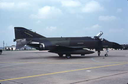 https://www.angelfire.com/dc/jinxx1/Phantoms/F-4D_66-7537__465th_TFS___Bergstrom__Sep_84___1a.jpg