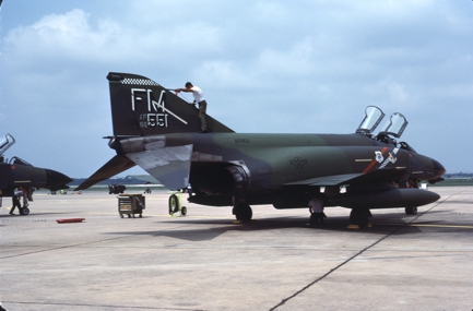 https://www.angelfire.com/dc/jinxx1/Phantoms/F-4D_66-7551__93rd_TFS___Bergstrom__Sep_84___4a.jpg