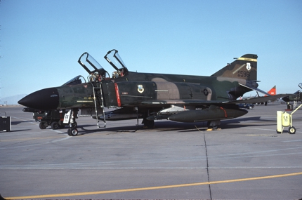 https://www.angelfire.com/dc/jinxx1/Phantoms/F-4D_66-7596_170th_TFS___Holloman__Apr_84___1a.jpg