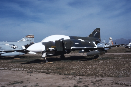 https://www.angelfire.com/dc/jinxx1/Phantoms/F-4D_66-7633__127th_TFTS___AMARC__Sep_89___1a.jpg