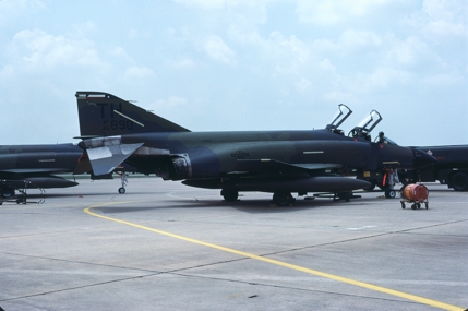 https://www.angelfire.com/dc/jinxx1/Phantoms/F-4D_66-7690__457th_TFS___Bergstrom__Aug_84___1a.jpg