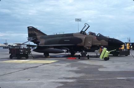 https://www.angelfire.com/dc/jinxx1/Phantoms/F-4D_66-7732__704th_TFS___Bergstrom__Dec_83___1.jpg