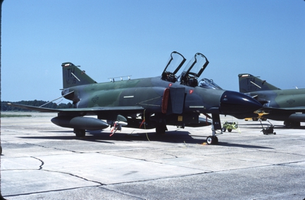 https://www.angelfire.com/dc/jinxx1/Phantoms/F-4D_66-7735__457th_TFS___Gulfport__May_83___1a.jpg