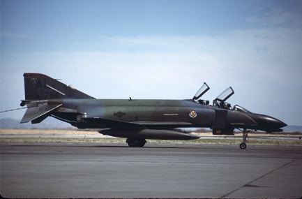 https://www.angelfire.com/dc/jinxx1/Phantoms/F-4D_66-7754__170th_TFS___ELP__Oct_88___1a.jpg