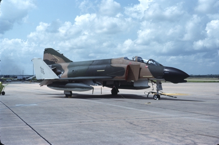 https://www.angelfire.com/dc/jinxx1/Phantoms/F-4D_66-8700__704th_TFS___Bergstrom__Aug_82___1a.jpg