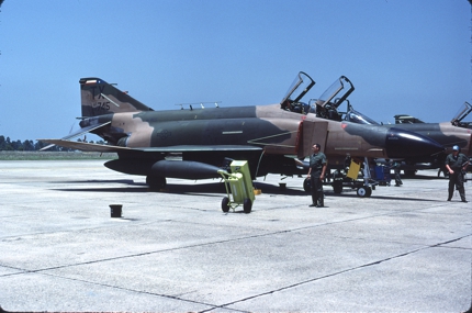 https://www.angelfire.com/dc/jinxx1/Phantoms/F-4D_66-8745__704th_TFS___Gulfport__May_83___1a.jpg