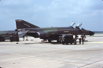 https://www.angelfire.com/dc/jinxx1/Phantoms/F-4D_66-8758__457th_TFS___Bergstrom__Nov_84___1a.jpg