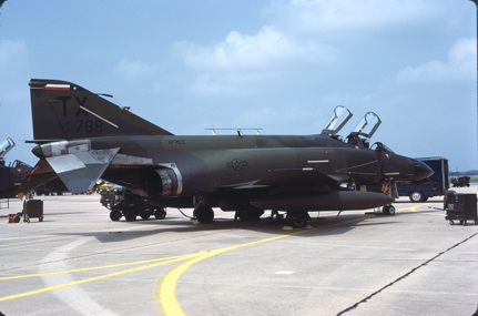 https://www.angelfire.com/dc/jinxx1/Phantoms/F-4D_66-8788__704th_TFS___Bergstrom__Sep_84___1a.jpg