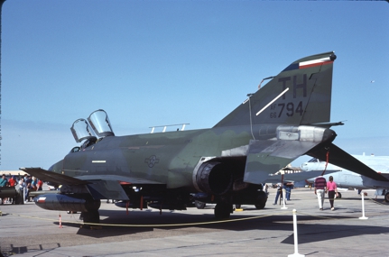 https://www.angelfire.com/dc/jinxx1/Phantoms/F-4D_66-8794__457th_TFS___Carswell__Sep_84___1a.jpg