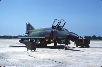 https://www.angelfire.com/dc/jinxx1/Phantoms/F-4D_66-8810__457th_TFS___Gulfport__May_83___1a.jpg