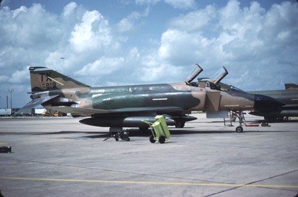 https://www.angelfire.com/dc/jinxx1/Phantoms/F-4D_66-8819__704th_TFS___Bergstrom__Aug_82___1a.jpg