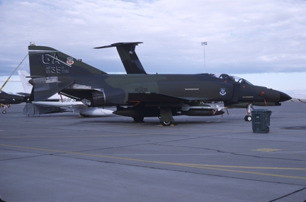 https://www.angelfire.com/dc/jinxx1/Phantoms/F-4E_66-0359__35th_TFW___Holloman__Oct_86___2a.jpg