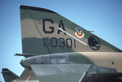 https://www.angelfire.com/dc/jinxx1/Phantoms/F-4E_67-0301__35th_TFW___D-M__Mar_79___2a.jpg