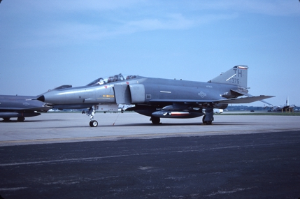 https://www.angelfire.com/dc/jinxx1/Phantoms/F-4E_67-0375__457th_TFS___Carswell__Sep_89___1a.jpg