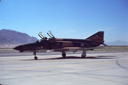 https://www.angelfire.com/dc/jinxx1/Phantoms/F-4E_68-0303__57th_FWW___Nellis__Jul_80___1a.jpg