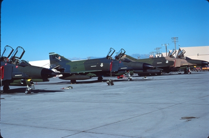 https://www.angelfire.com/dc/jinxx1/Phantoms/F-4E_68-0343__347th_TFW___Nellis__Aug_83___1a.jpg