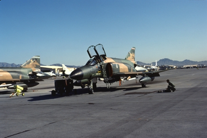 https://www.angelfire.com/dc/jinxx1/Phantoms/F-4E_68-0346__347th_TFW___Nellis__Aug_83___1a.jpg