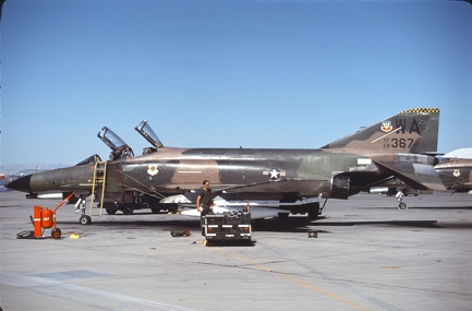 https://www.angelfire.com/dc/jinxx1/Phantoms/F-4E_68-0367__57th_FFW___Nellis__Aug_80___1a.jpg
